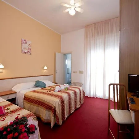 Silvie Rose 3*